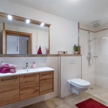 Holaus Βέστεντορφ