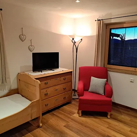 Apartament Holaus *