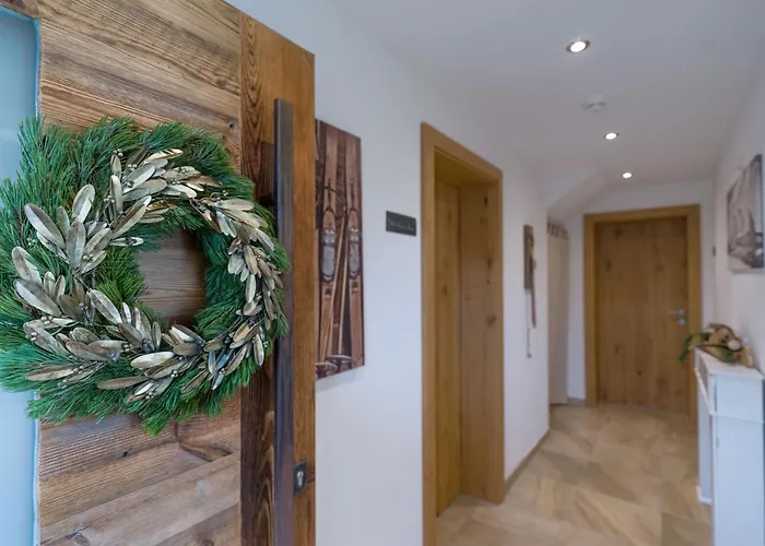 Holaus Appartement *